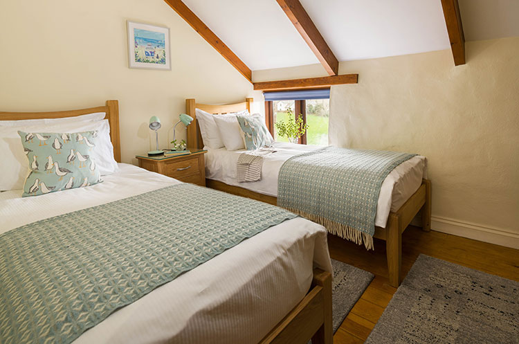 twin bedroom